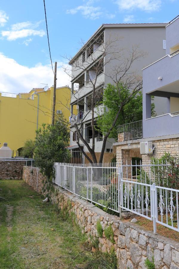Apartment Nemira 17039a Tice Bagian luar foto