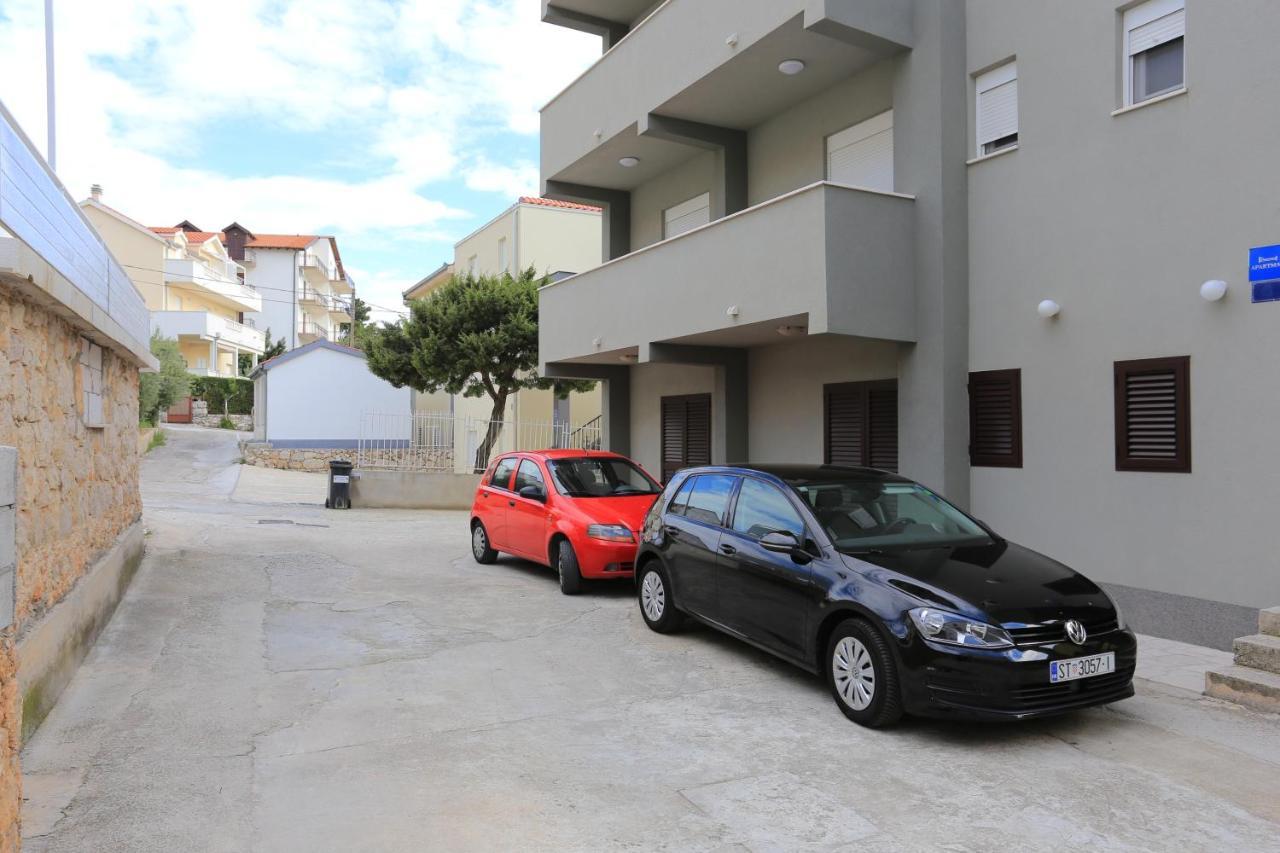 Apartment Nemira 17039a Tice Bagian luar foto