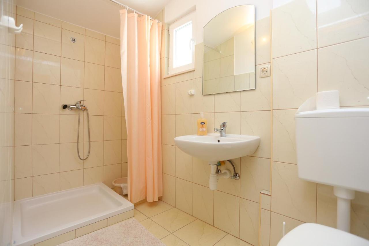 Apartment Nemira 17039a Tice Bagian luar foto